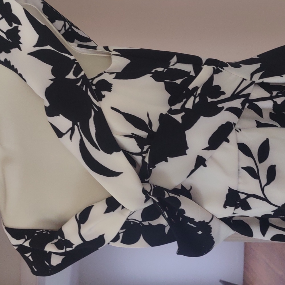 Bardot Black & White Floral Print Off the Shoulder Dress - Size 8 (M) - Picture 3 of 13